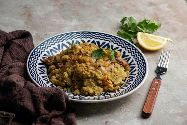 Mofongo, Puree Z Gotowanych Bananów Z Mięsem Borowikowym, Cebulą. Portoryko. Kuchnia Amazońska, Peru, Kuba, Fufu De Platano, Tacaho