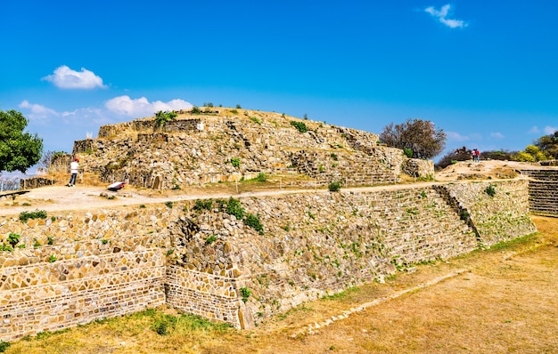 Monte Alban, Duże Prekolumbijskie Stanowisko Archeologiczne W Pobliżu Oaxaca. światowe Dziedzictwo Unesco W Meksyku