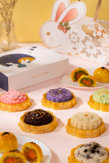 Mooncake to chiński produkt piekarniczy tradycyjnie spożywany podczas Święta Środka Jesieni