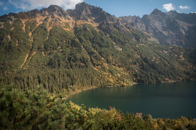 Morskie Oko jezioro (oko morza) w Tatrach w Polsce. Słynny polski kurort w Tatrzańskim Parku Narodowym w pobliżu Zakopanego.