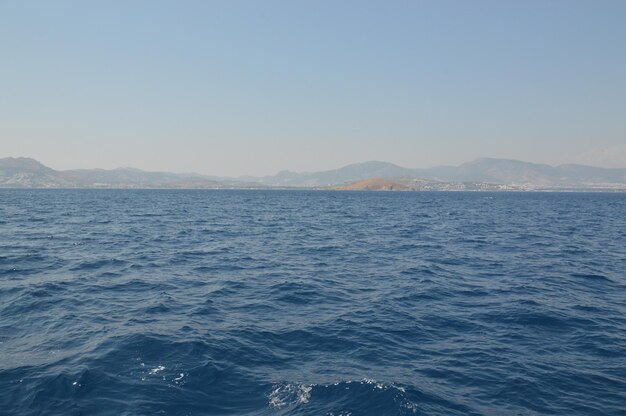 Morze Egejskie w Turcji panorama gór i wybrzeża