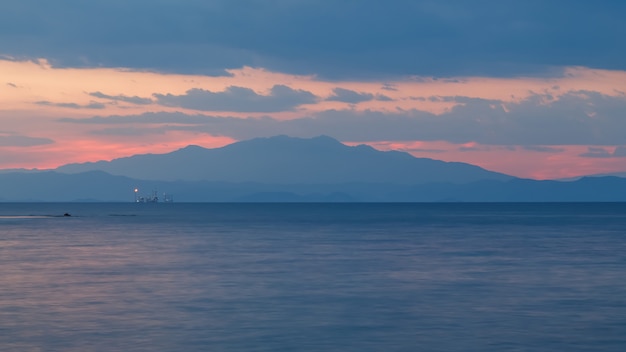 Morze i niebo po zachodzie słońca Spokój spokój harmonia medytacja Wyspa Thasos Grecja