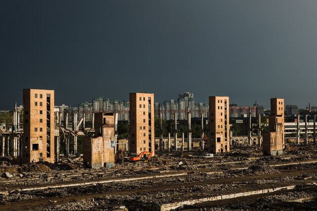 Moscow, Federacja Rosyjska - 5 Sierpnia 2018: Ruiny Dawnego Zakładu Zil, Który Produkował Lodówki I Samochody.