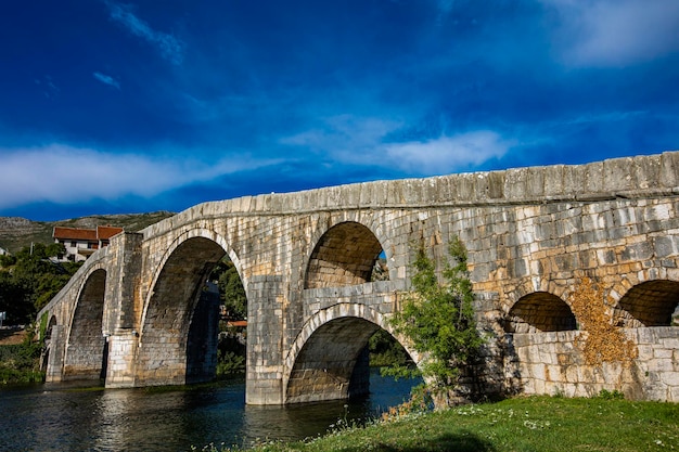 Most Arslanagic na rzece Trebisnjica w Trebinje Bośnia i Hercegowina