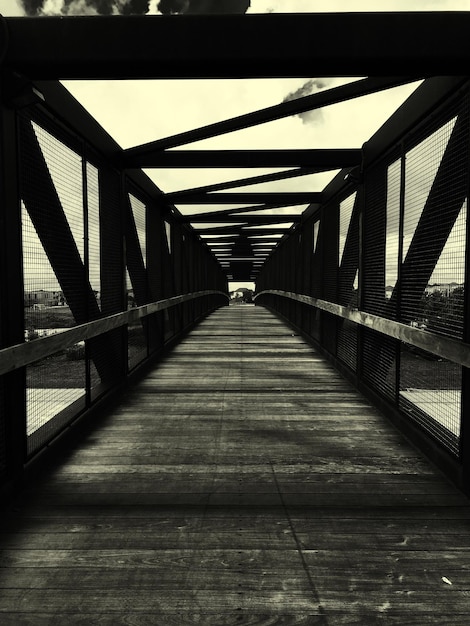 Zdjęcie most dla pieszych w korytarzu