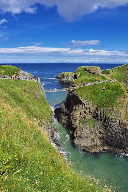 Most linowy Carrick-a-Rede, Irlandia Północna, Wielka Brytania