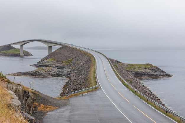 Most Norwegia, wybrzeże Atlantyku