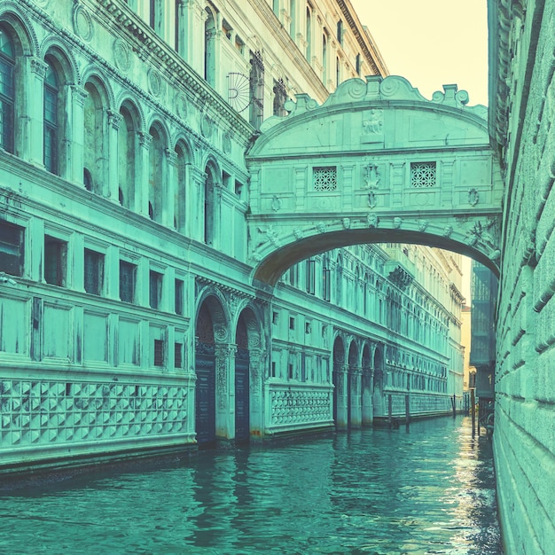 Most Westchnień - Ponte Dei Sospiri W Wenecji, Włochy. Stonowany Styl Vintage