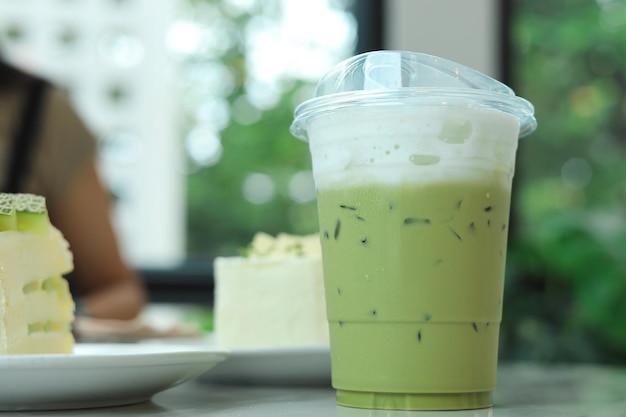 Mrożona zielona herbata matcha w kawiarni?