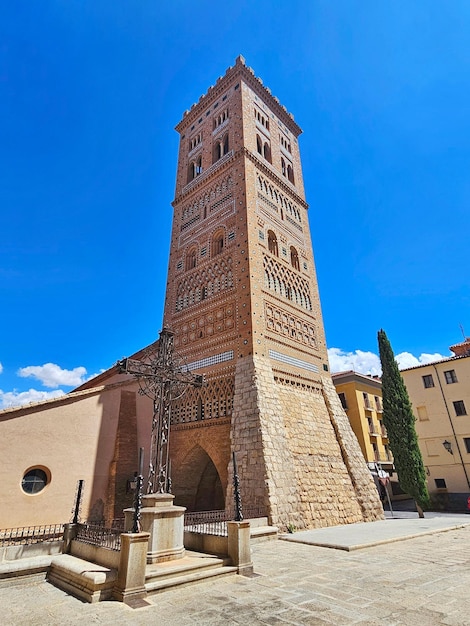 Mudejarska wieża San Martin w Teruel, miejsce światowego dziedzictwa