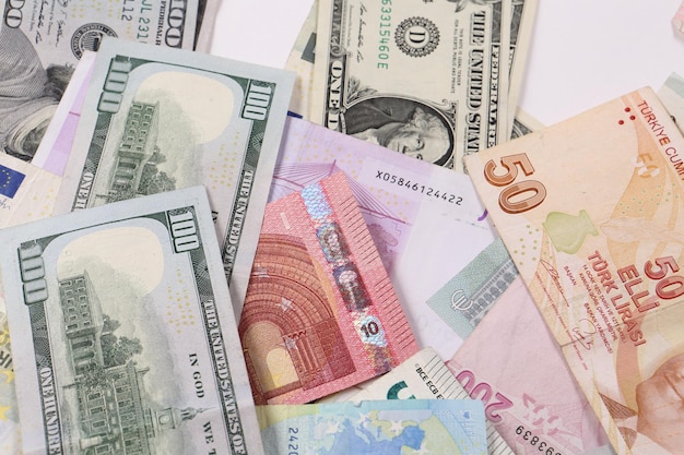 Multi Euro Dolar gotówka i moneta Różne rodzaje banknotów nowej generacji bitcoin lira turecka