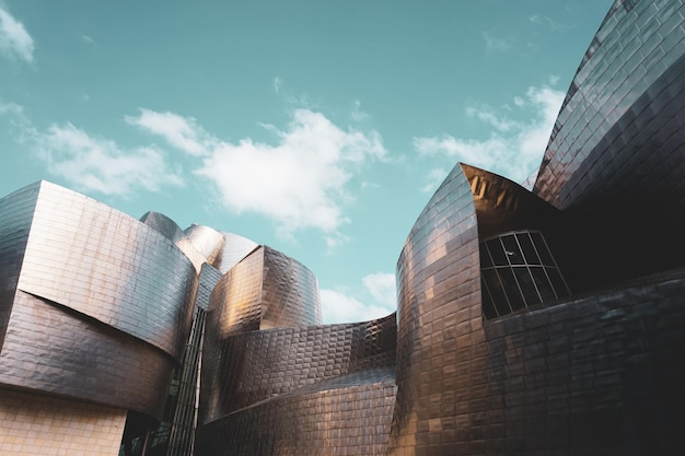 muzeum guggenheima w Bilbao architektura cele podróży