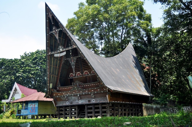 Muzeum Huta Bolon Simanindo i antyczne retro vintage house life indonezyjski dla osób z Indonezji i zagranicznych podróżników wizyta w tomok na Samosir na Sumatera Utara lub North Sumatra Indonezja