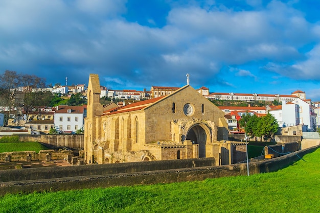 Muzeum odkopanego kompleksu klasztornego Santa Clara Velha w Coimbrze