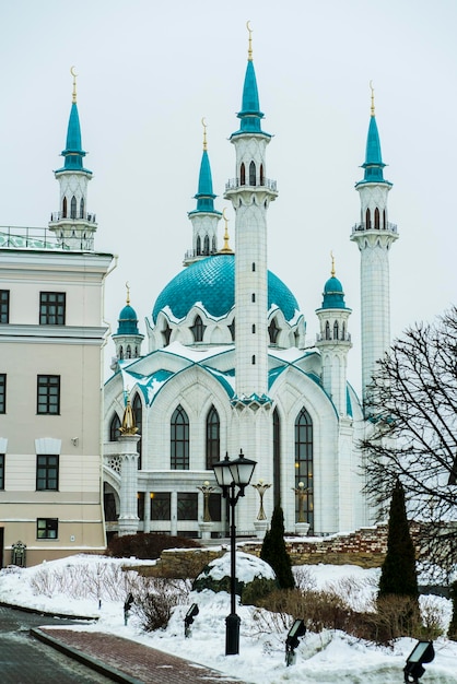 Muzułmański musque z czterema wieżami znak religii islamu