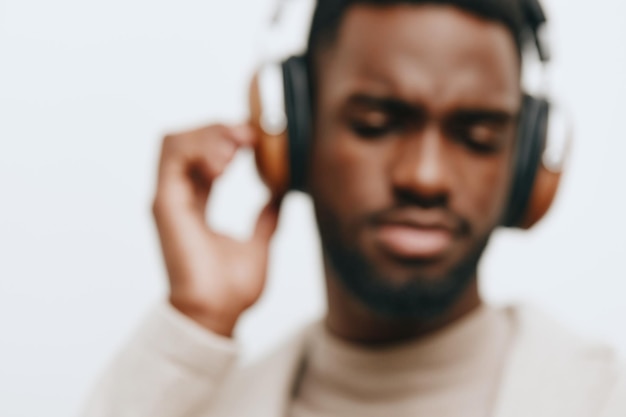 Muzyk afrykański portret stylowe słuchawki czarny amerykański wyraz modny facet DJ tło