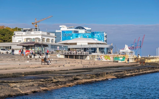 Nabrzeże plaży Lanzheron w Odessie na Ukrainie