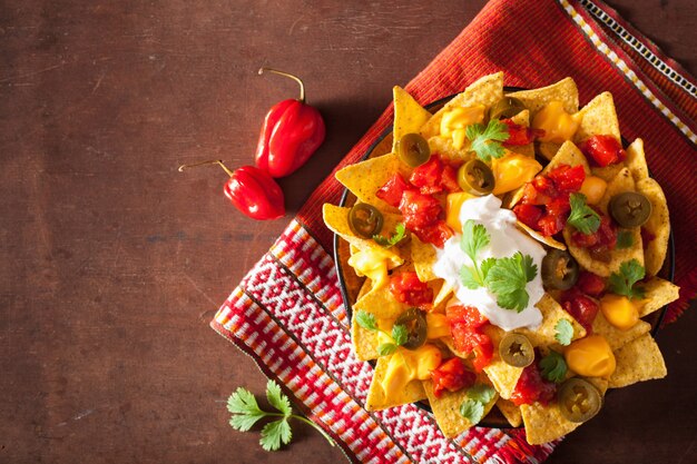 Nachos Z Salsą, Serem I Jalapeno