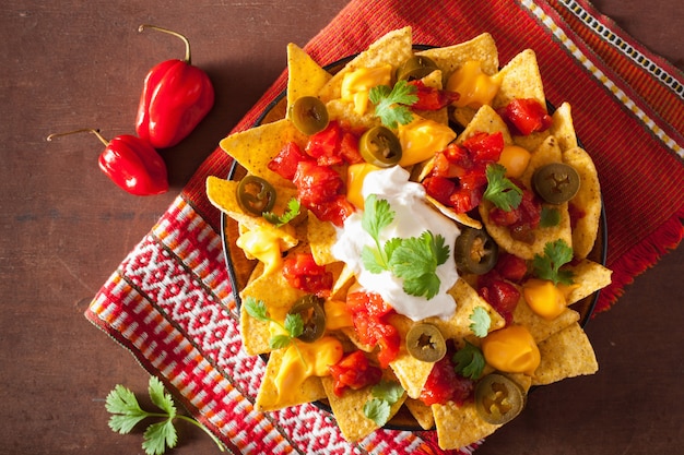 Nachos Z Salsą, Serem I Jalapeno