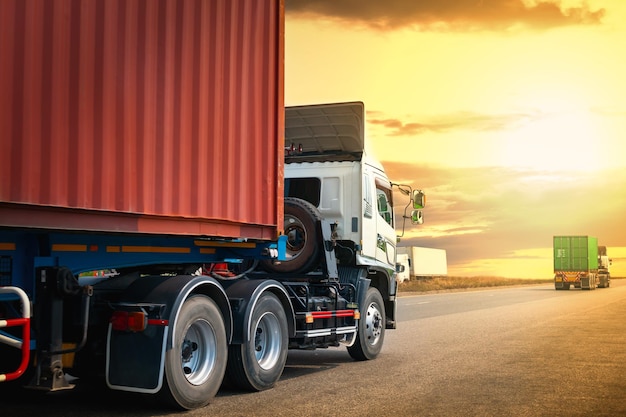 Naczepa Ciężarówka Jazda po Autostradzie Drogowej Handlowy Transport Ciężarówek Logistyka Ciężarówek Towarowych