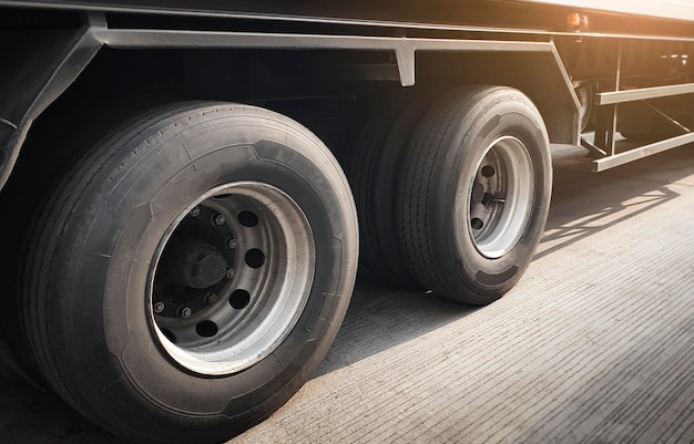 Naczepy Ciężarówki Koła Opony Bezpieczeństwo konserwacji Ciągnik Ciężarówka Transport ciężarowy