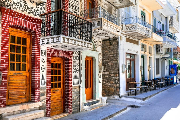 Najpiękniejsze wioski Grecji - unikalne tradycyjne Pyrgi na wyspie Chios z ozdobnymi domami