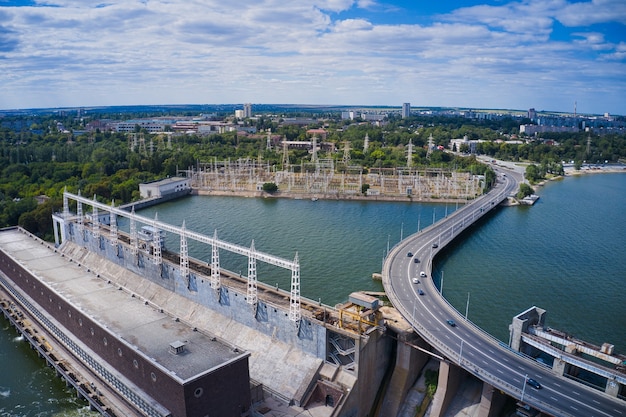 Największa elektrownia wodna na Dnieprze w Zaporożu.