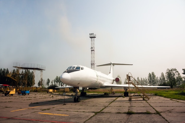 Naprawa i konserwacja samolotów pasażerskich na lotniczej bazie technicznej