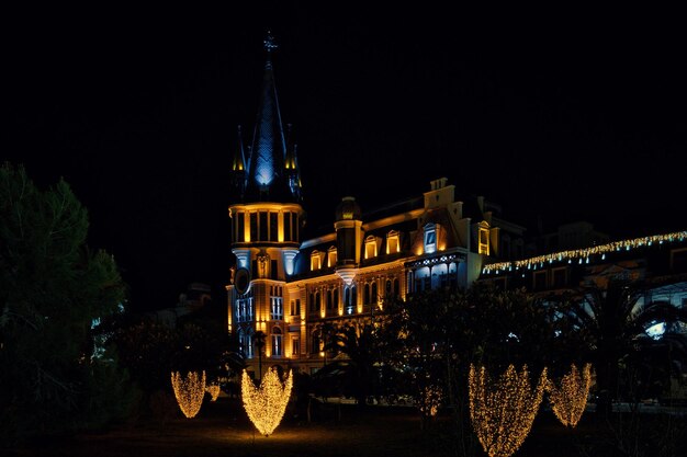 Narodowy Bank Gruzji z zegarem astronomicznym Batumi