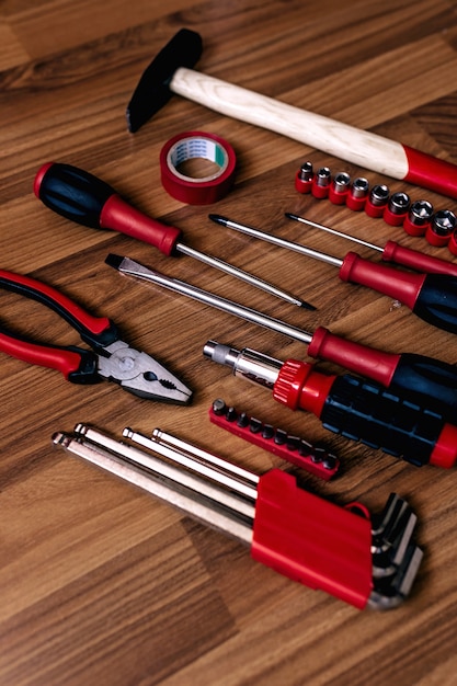 Narzędzia do naprawy i narzędzia budowlane
