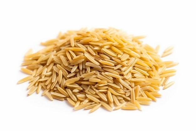 Nasiona ryżu niełuskanego na białym tle ziarna ryżu na białym tle