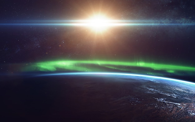 Naturalne Zjawisko Zorzy Polarnej (aurora Borealis) Związane Z Polem Magnetycznym Ziemi