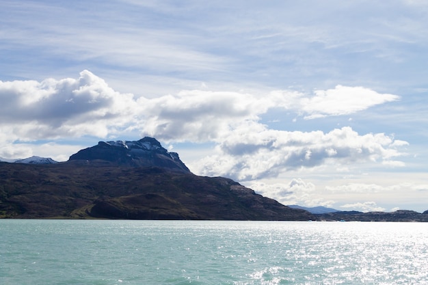 Nawigacja Po Jeziorze Argentino, Krajobraz Patagonii, Argentyna Panorama Patagonii