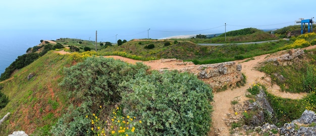 Nazare Kwitnąca Panorama Wybrzeża (portugalia). Mglisty Widok.