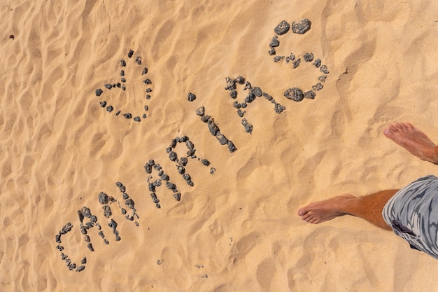 Nazwa Kanaryjska Z Czarnymi Kamieniami Na Plaży Wydm Corralejo