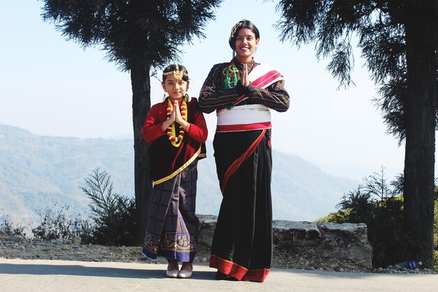 Zdjęcie nepalskie ubrania kulturalne