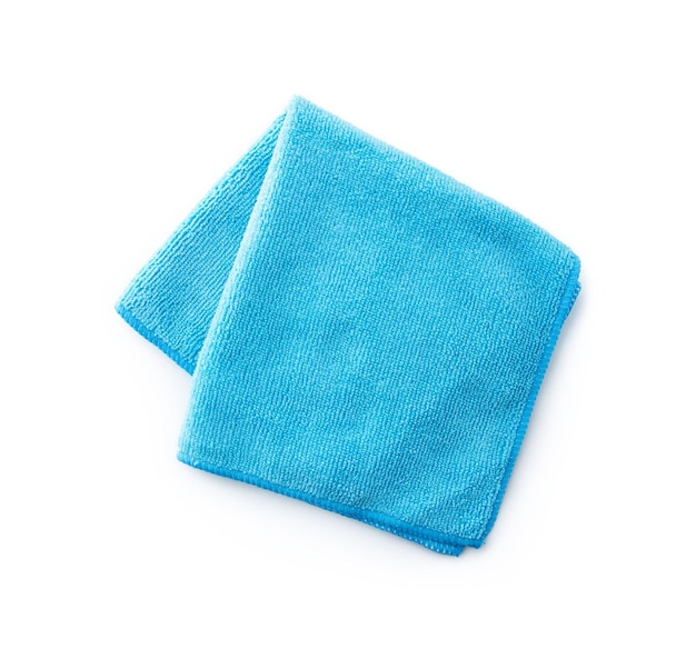 Niebieski ręcznik izolowany na białym