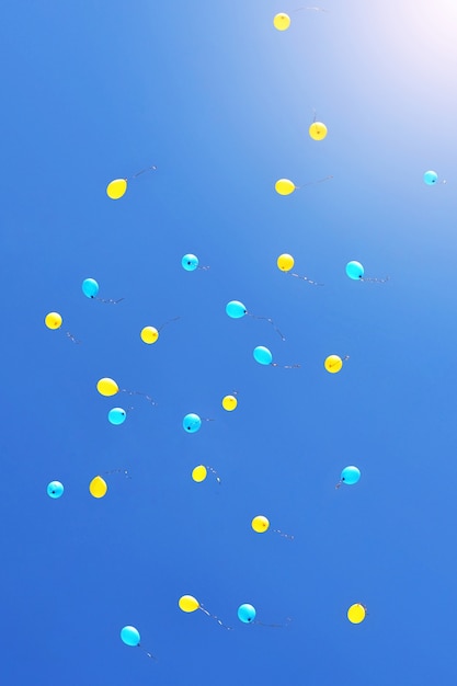 Niebieskie I żółte Balony
