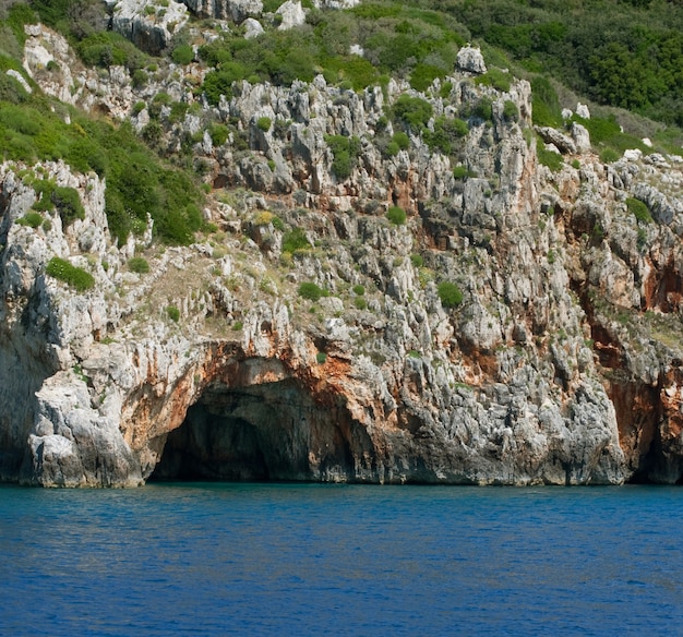 Niebieskie jaskinie na wyspie Zakynthos - Grecja