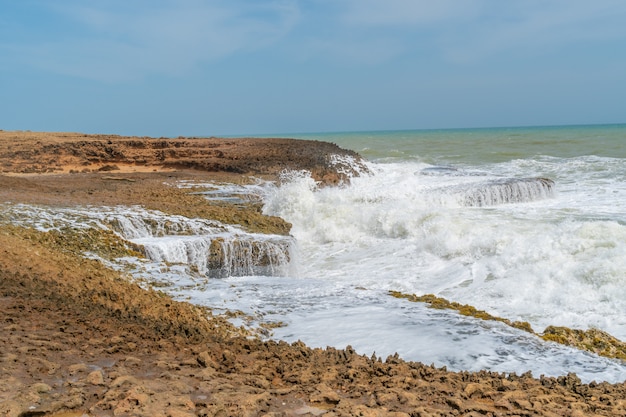 niebo i piasek z plaży, krajobraz