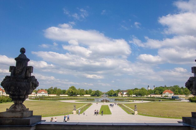 Zdjęcie niemiecki park na chmurowym niebie