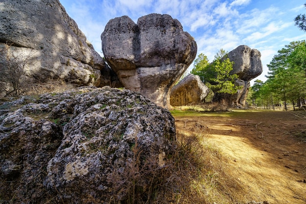 Niesamowite formacje skalne w Parku Narodowym Ciudad Encantada Cuenca Hiszpania