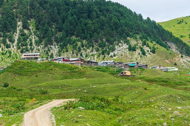 Niesamowite krajobrazy wyżynne i górskie Arsiyan. Savsat, Artvin - Turcja