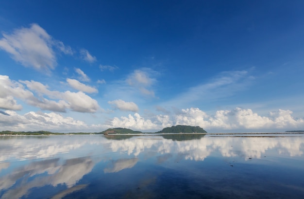 Niesamowity Malowniczy Widok Na Zatokę Morską I Wyspy Górskie, Palawan, Filipiny