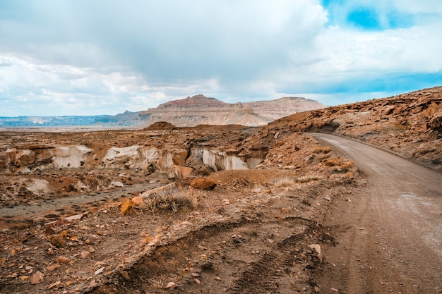 Niesamowity panoramiczny krajobraz w skalistym krajobrazie Utah w Alstrom Point USA