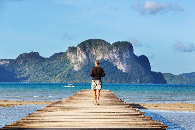 Niesamowity widok na zatokę morską i wyspy górskie, Palawan, Filipiny