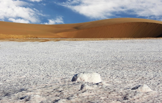 Niesamowity widok z soli na wydmę Namibia Afryka