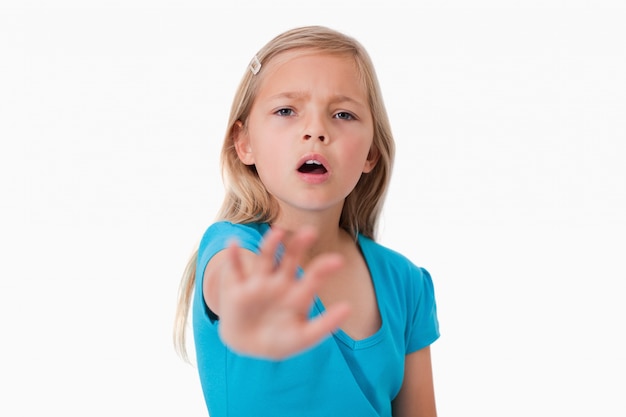 Nieszczęśliwa dziewczyna mówi przerwę z jej ręką