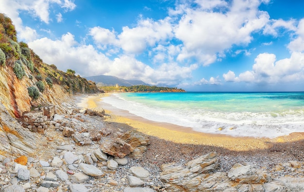 Niewiarygodny krajobraz morski na plaży Guidaloca w pobliżu Castellammare del Golfo