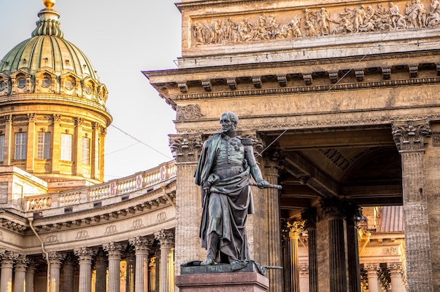 Zdjęcie niski kąt widoku historycznego budynku